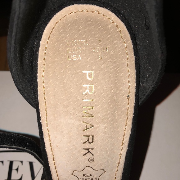 Sleek black heels - Picture 3 of 5